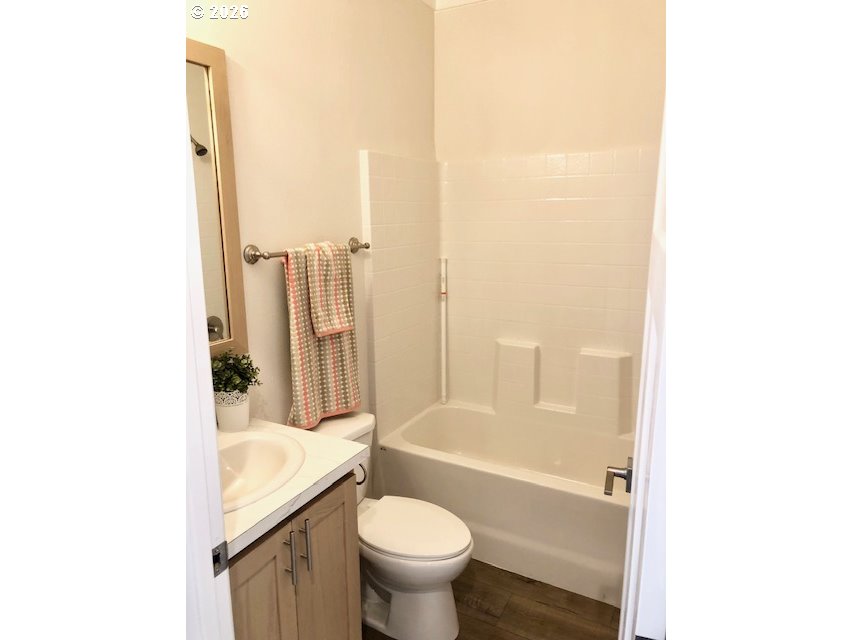 1025 S 6th 82 Property Photo 8
