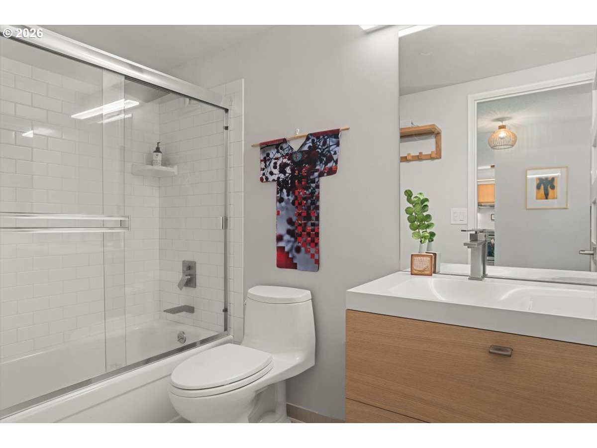 2393 Sw Park Pl 203 Property Photo 20