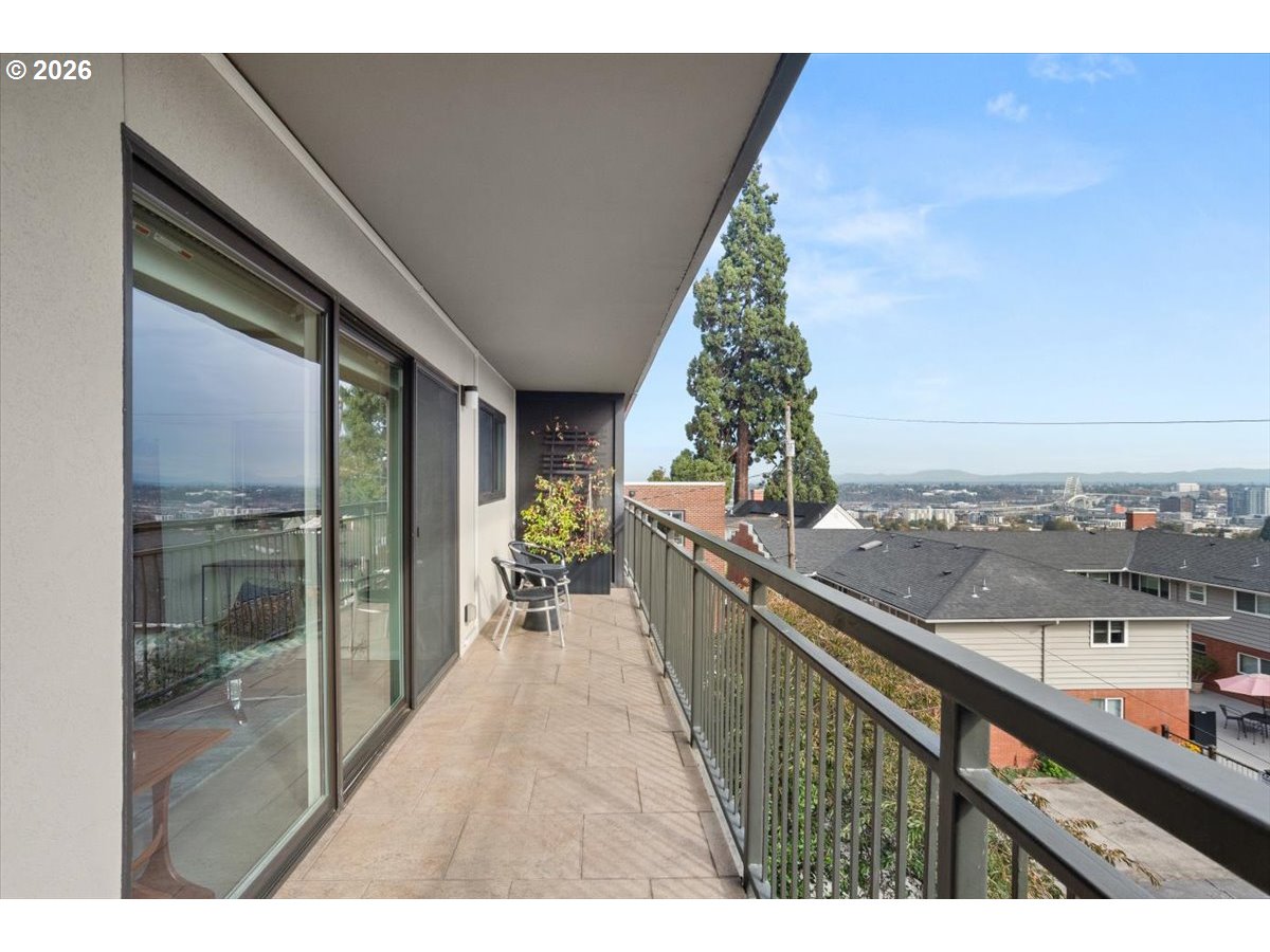 2393 Sw Park Pl 203 Property Photo 25