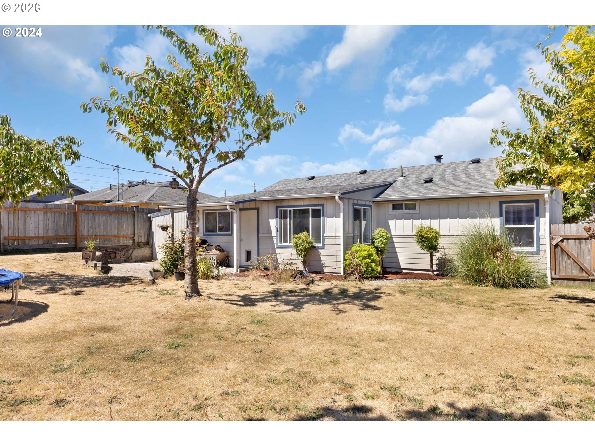 1669 Hayes St Property Photo 19