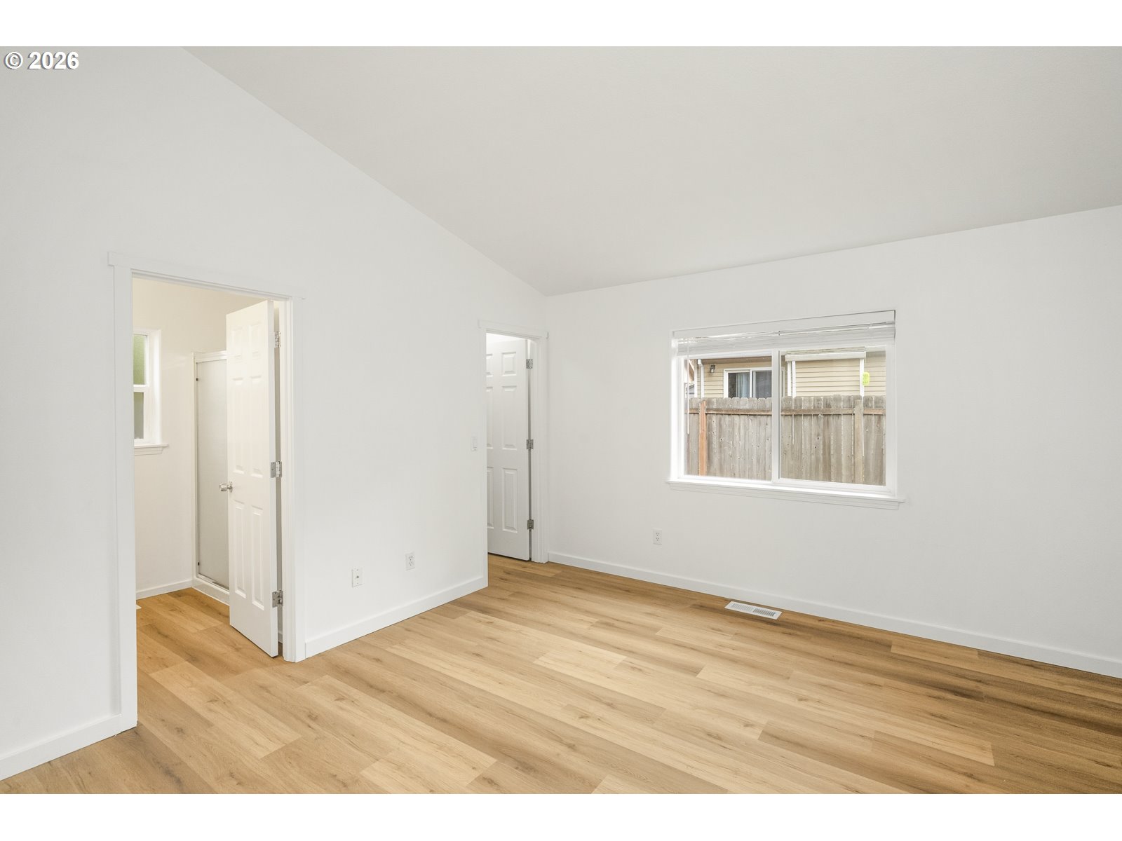 915 Ne Mariners Loop Property Photo 13