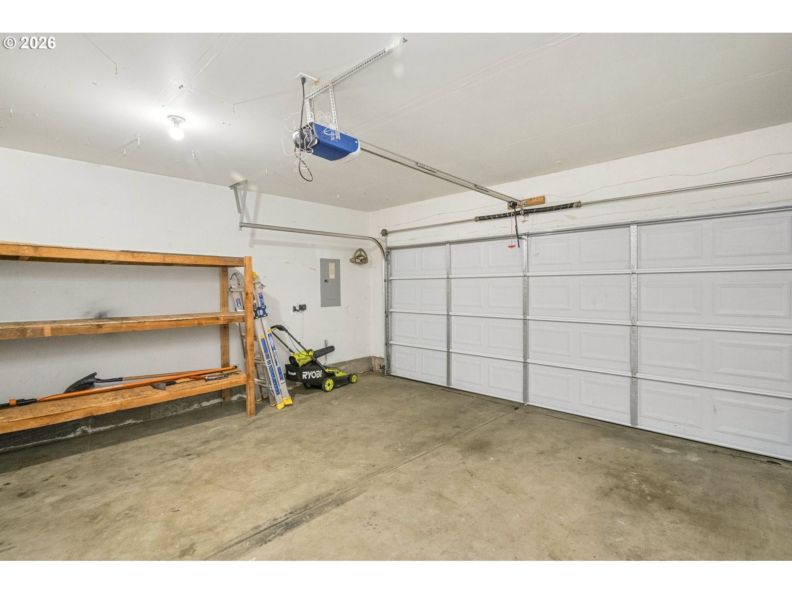 915 Ne Mariners Loop Property Photo 27