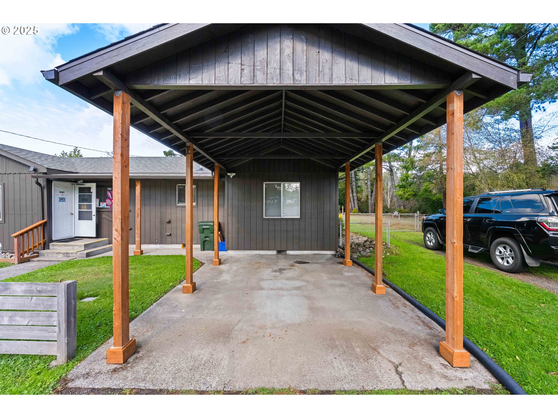 1848 Thomas Ave Property Photo 12