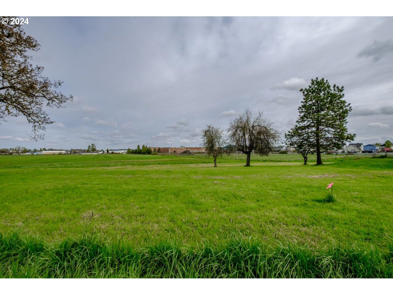 4055 Se Spicer Dr Property Photo 2