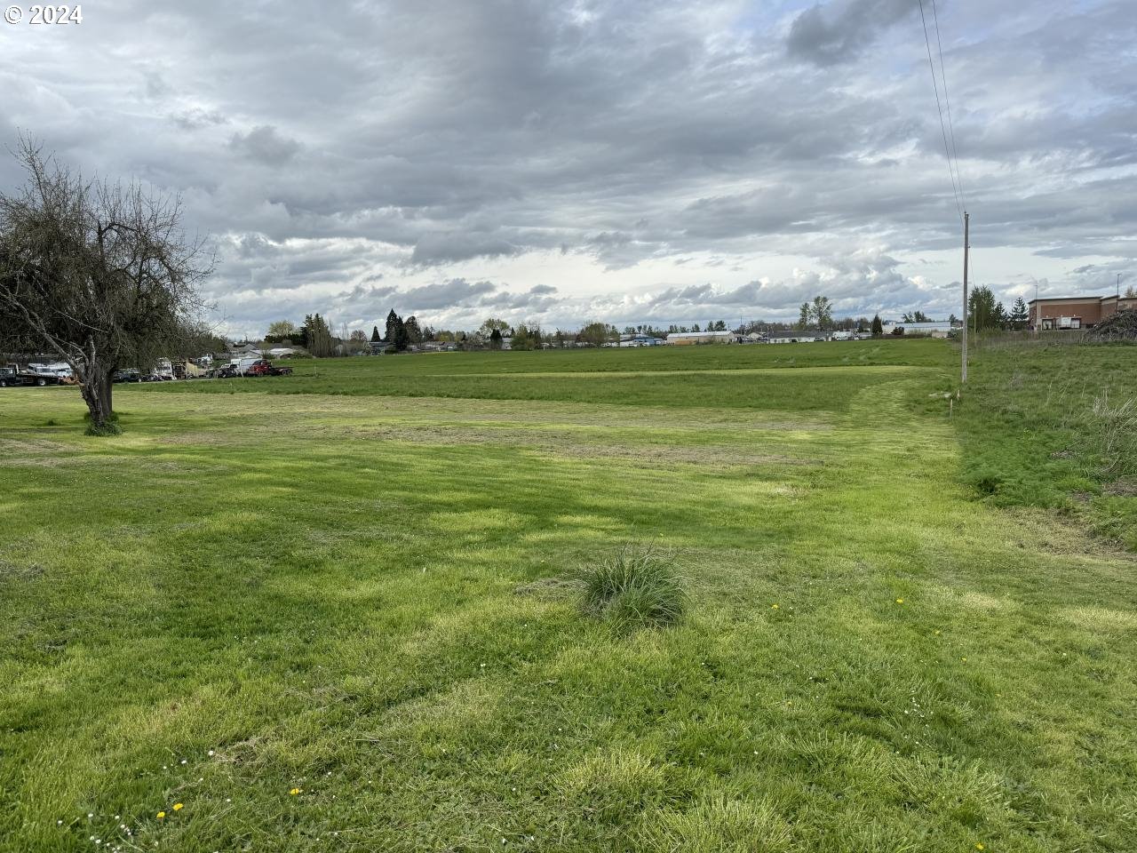 4055 Se Spicer Dr Property Photo 3