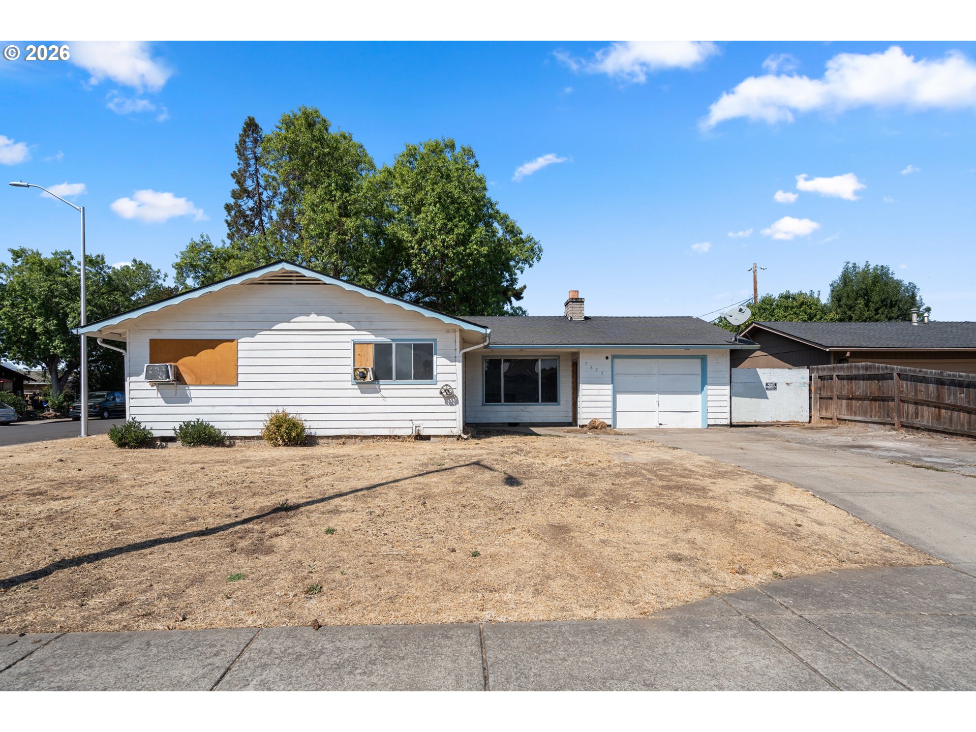 7675 Gladstone Ave Property Photo 1