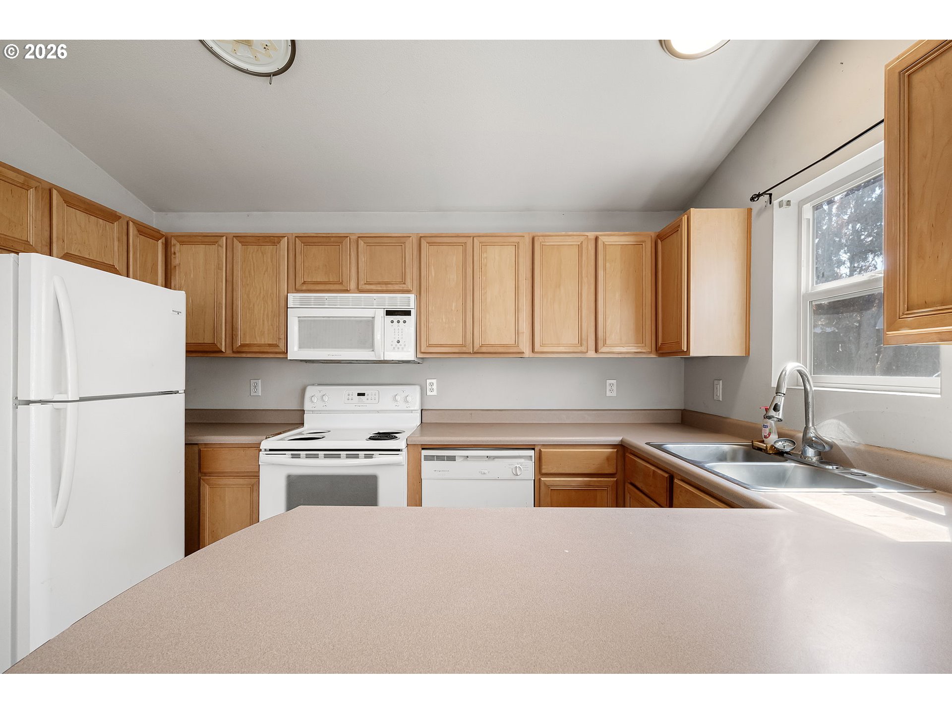 593 Hanover St Property Photo 10
