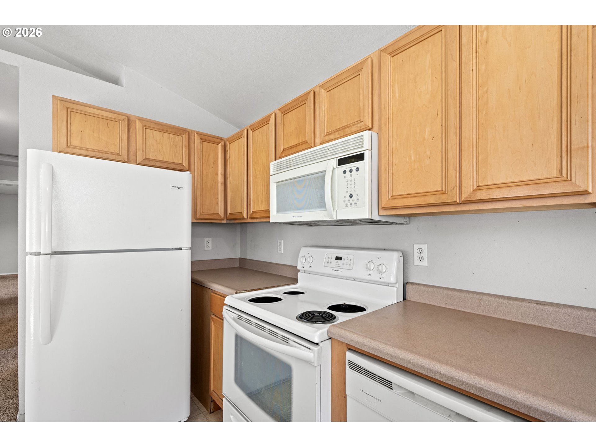 593 Hanover St Property Photo 12