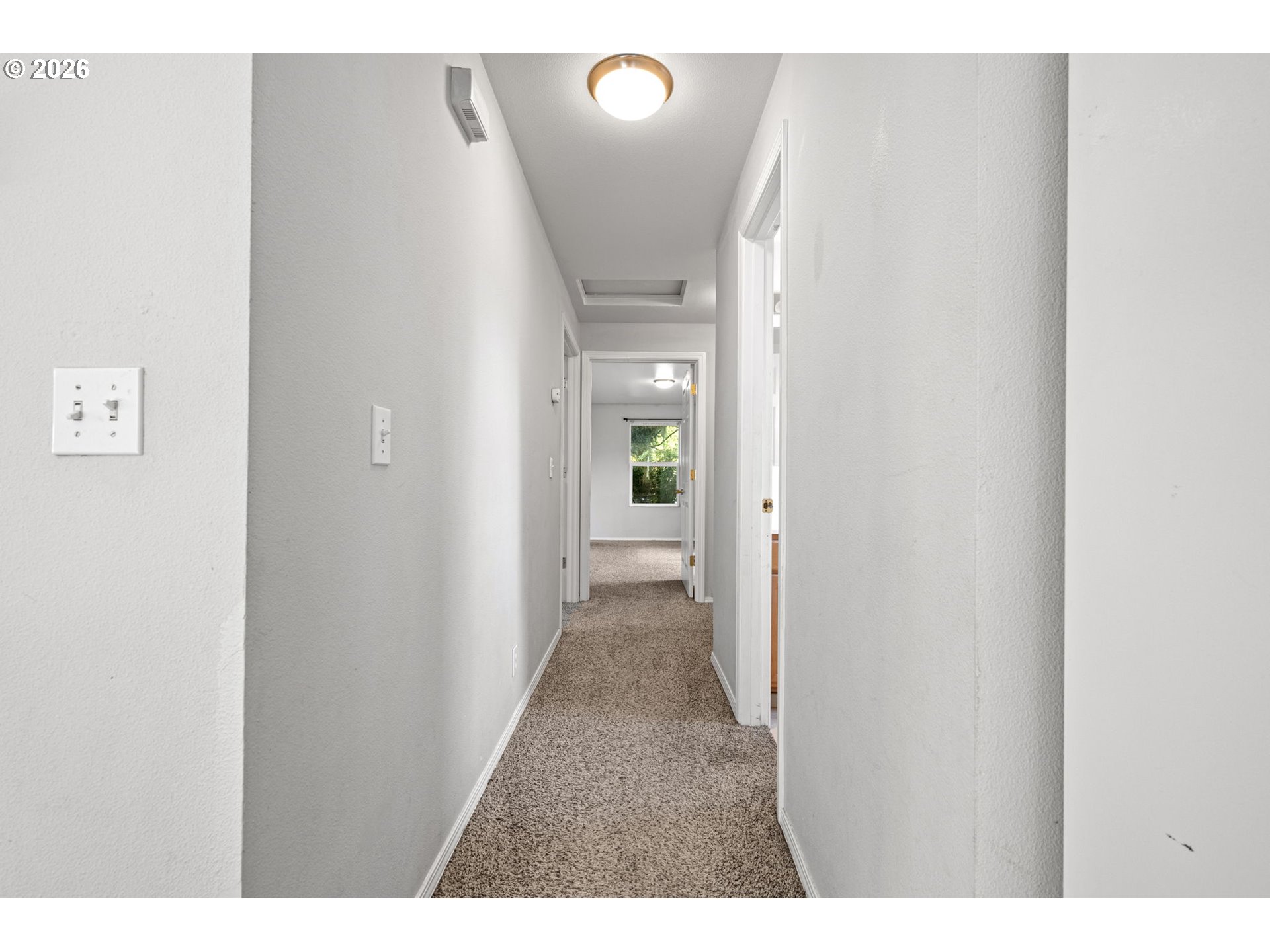 593 Hanover St Property Photo 13