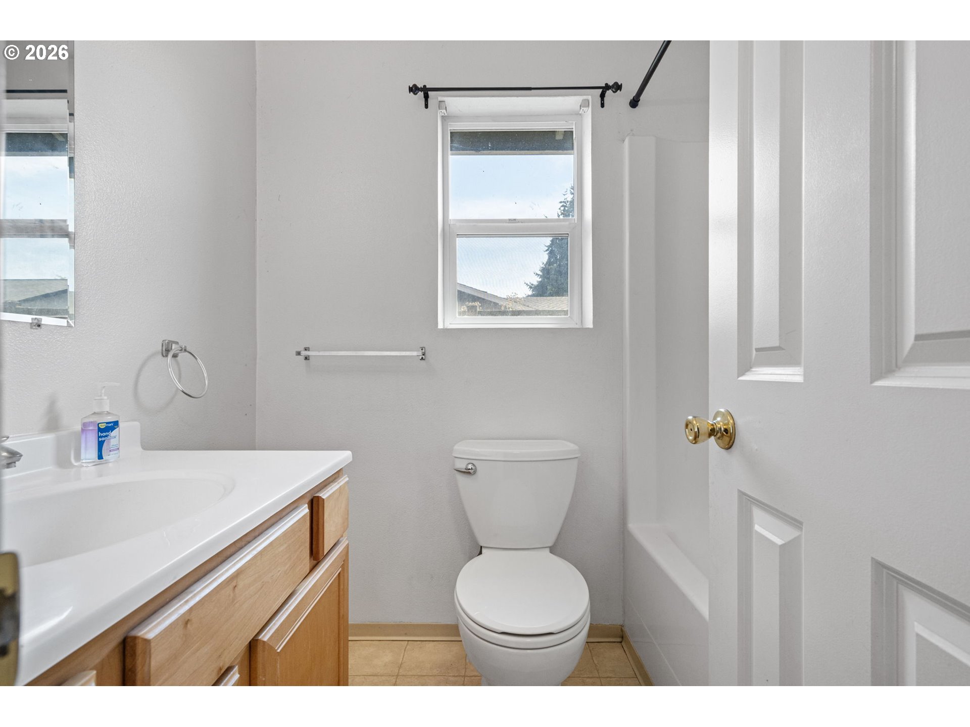 593 Hanover St Property Photo 15