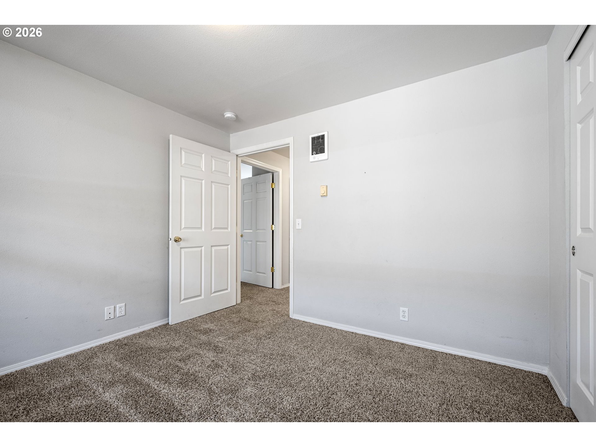 593 Hanover St Property Photo 23