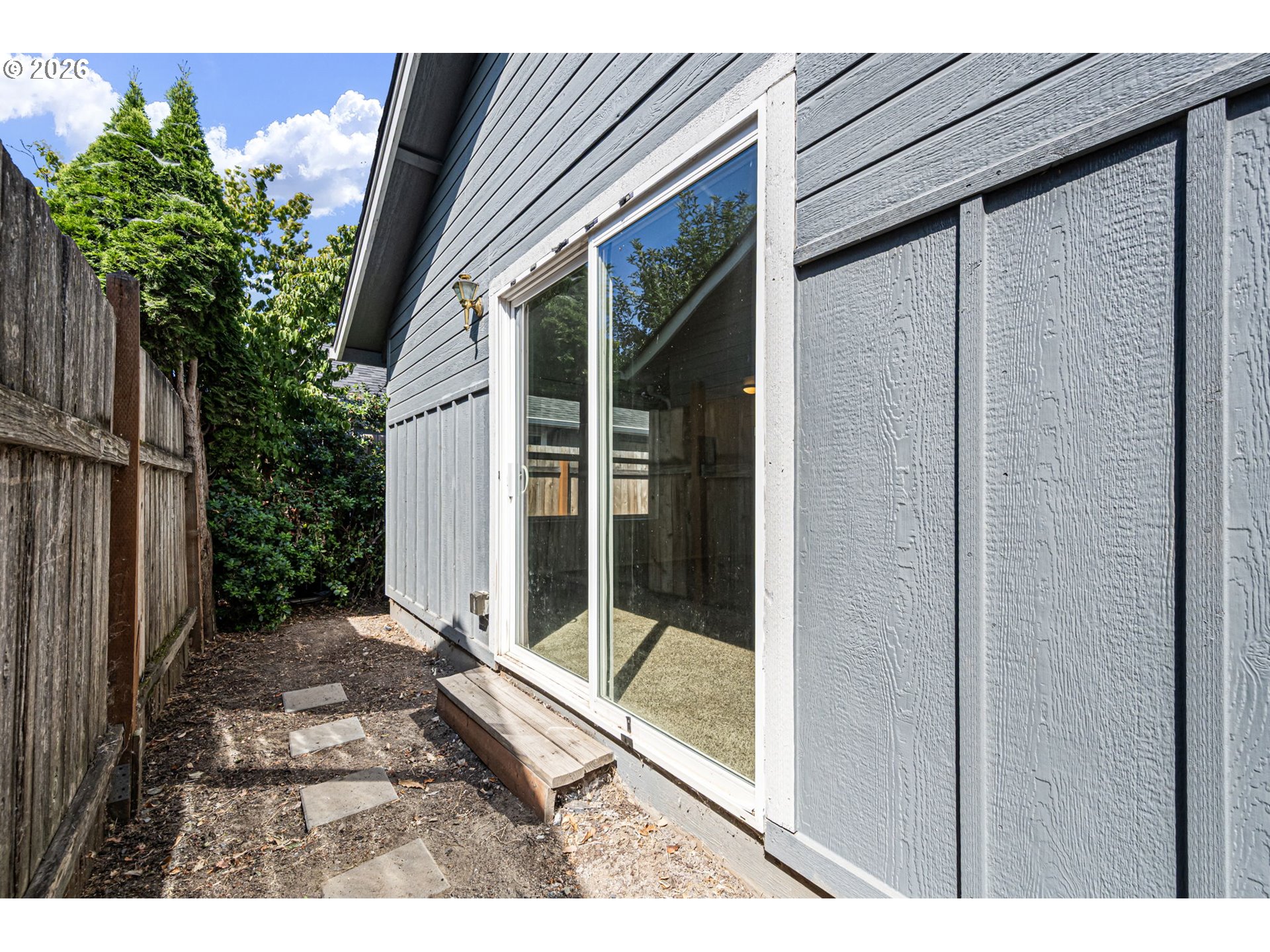 593 Hanover St Property Photo 26