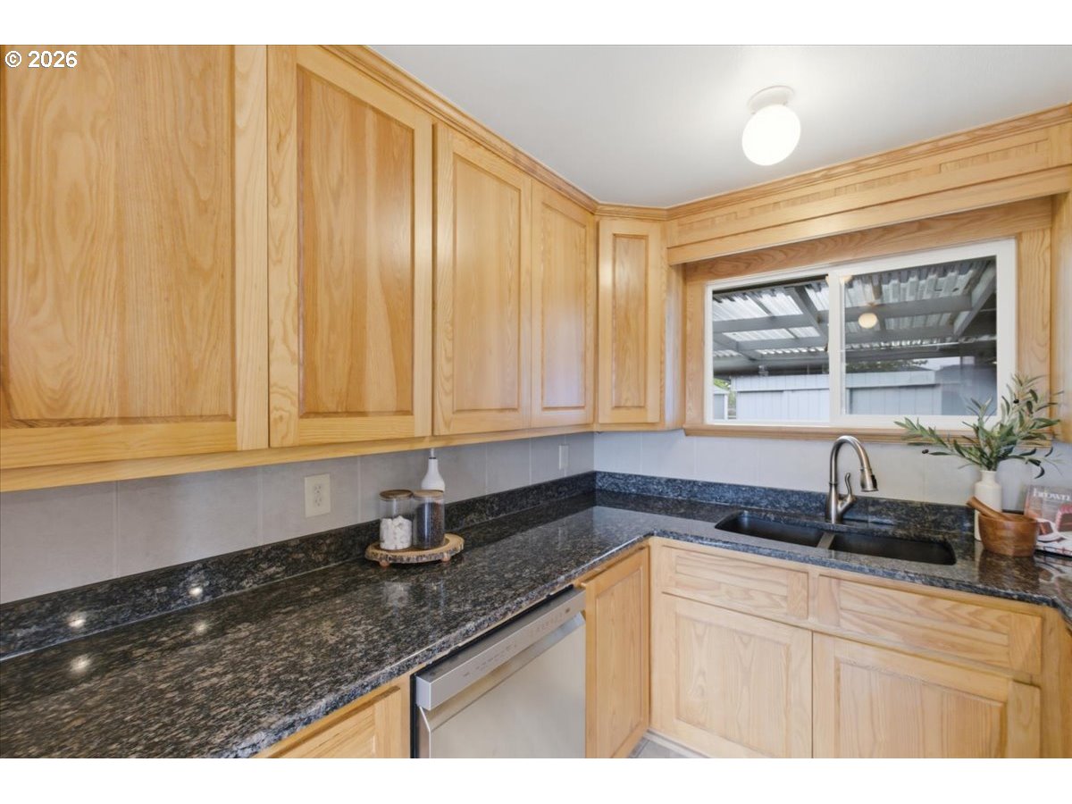3630 Circle Dr Property Photo 7