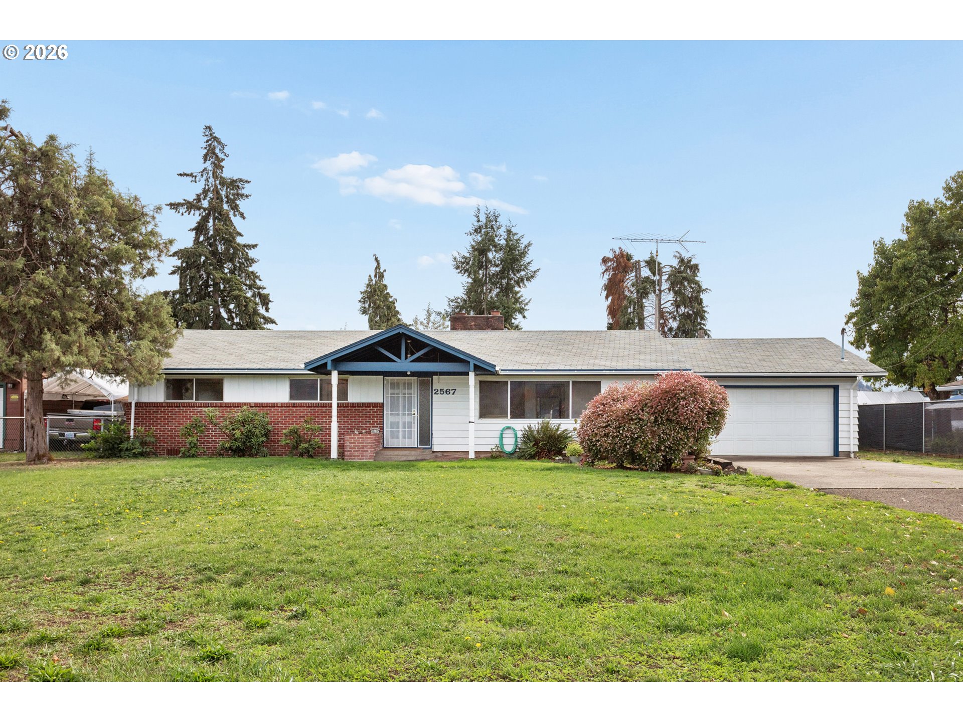 2567 Marcola Rd Property Photo 1