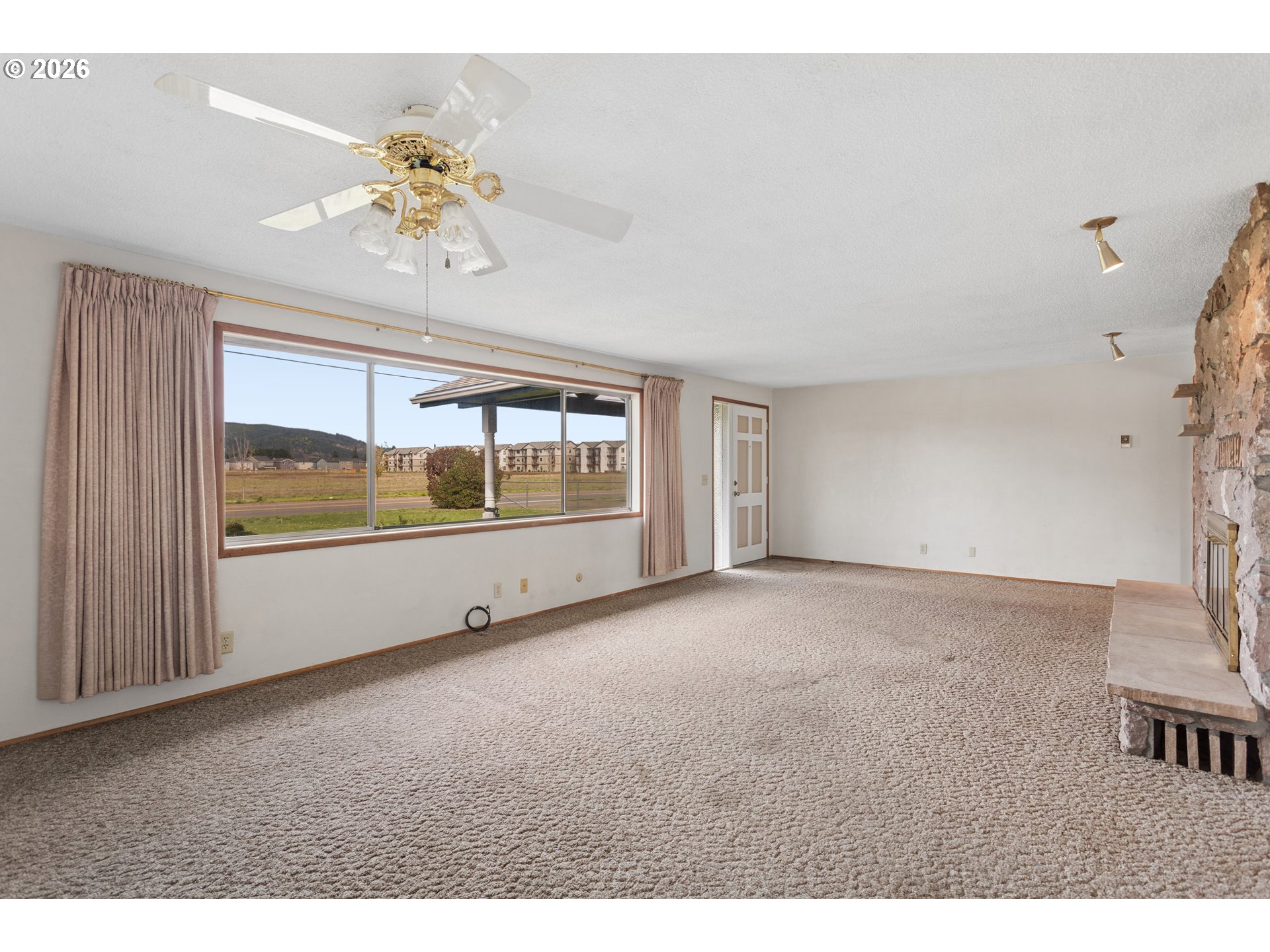 2567 Marcola Rd Property Photo 10