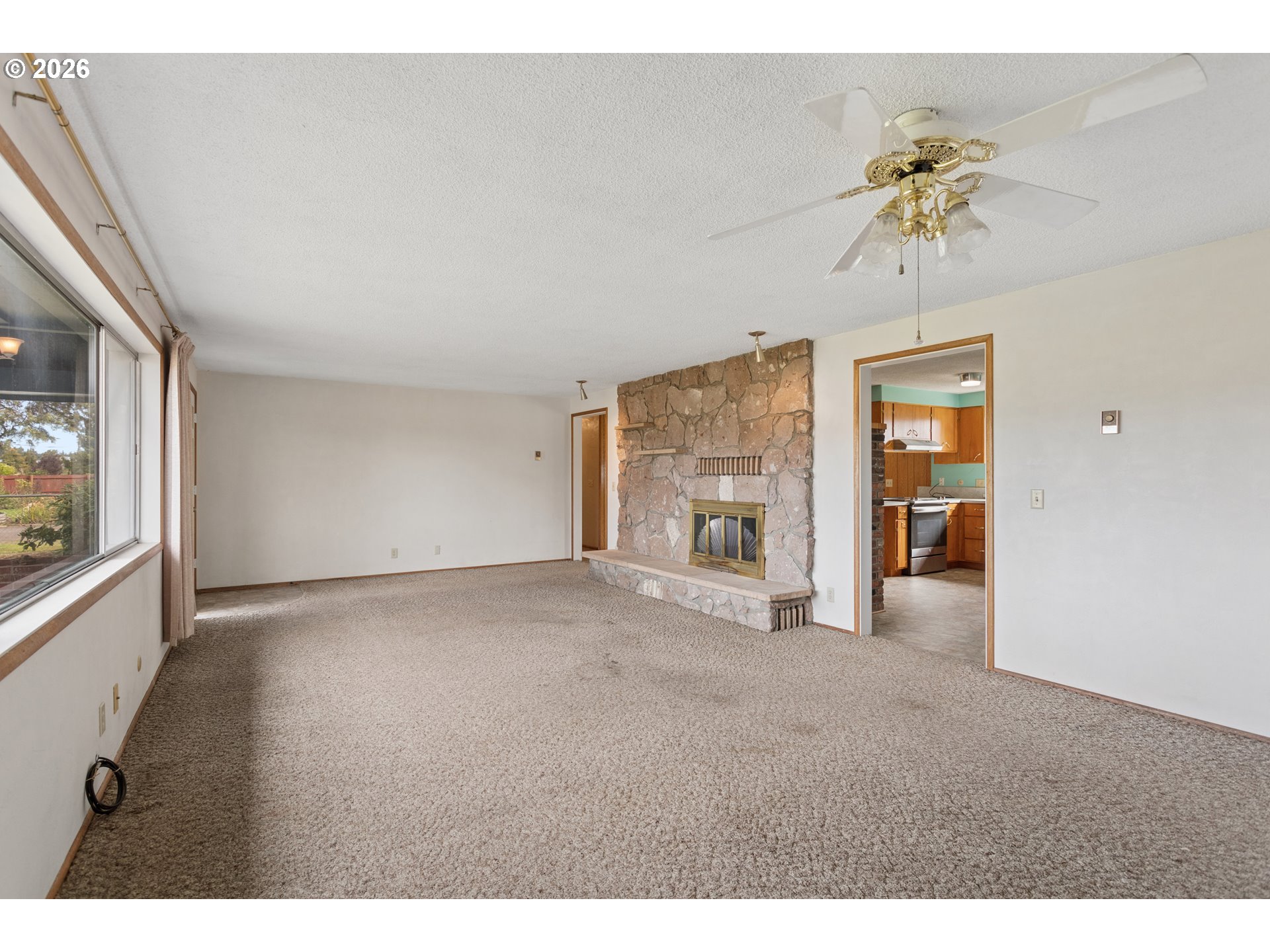2567 Marcola Rd Property Photo 11