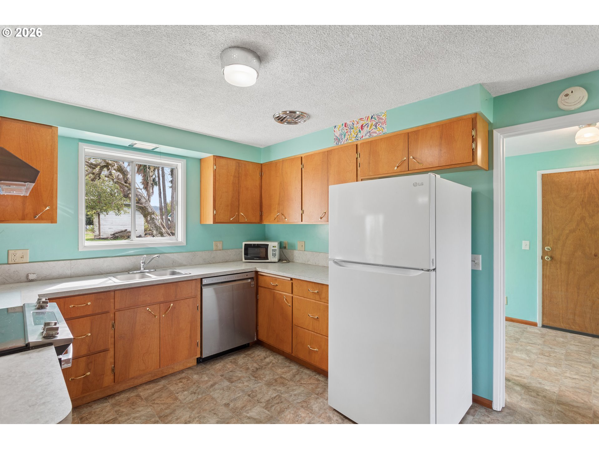 2567 Marcola Rd Property Photo 15