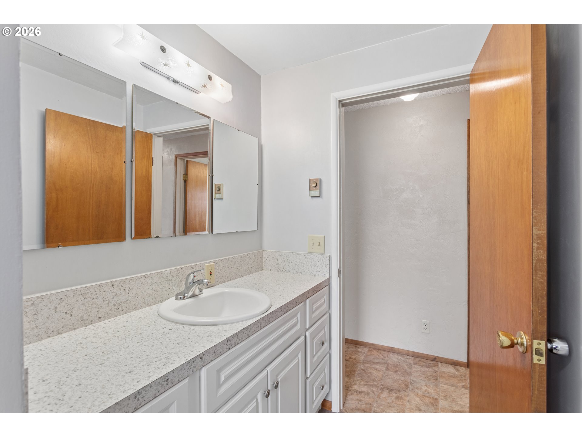 2567 Marcola Rd Property Photo 24