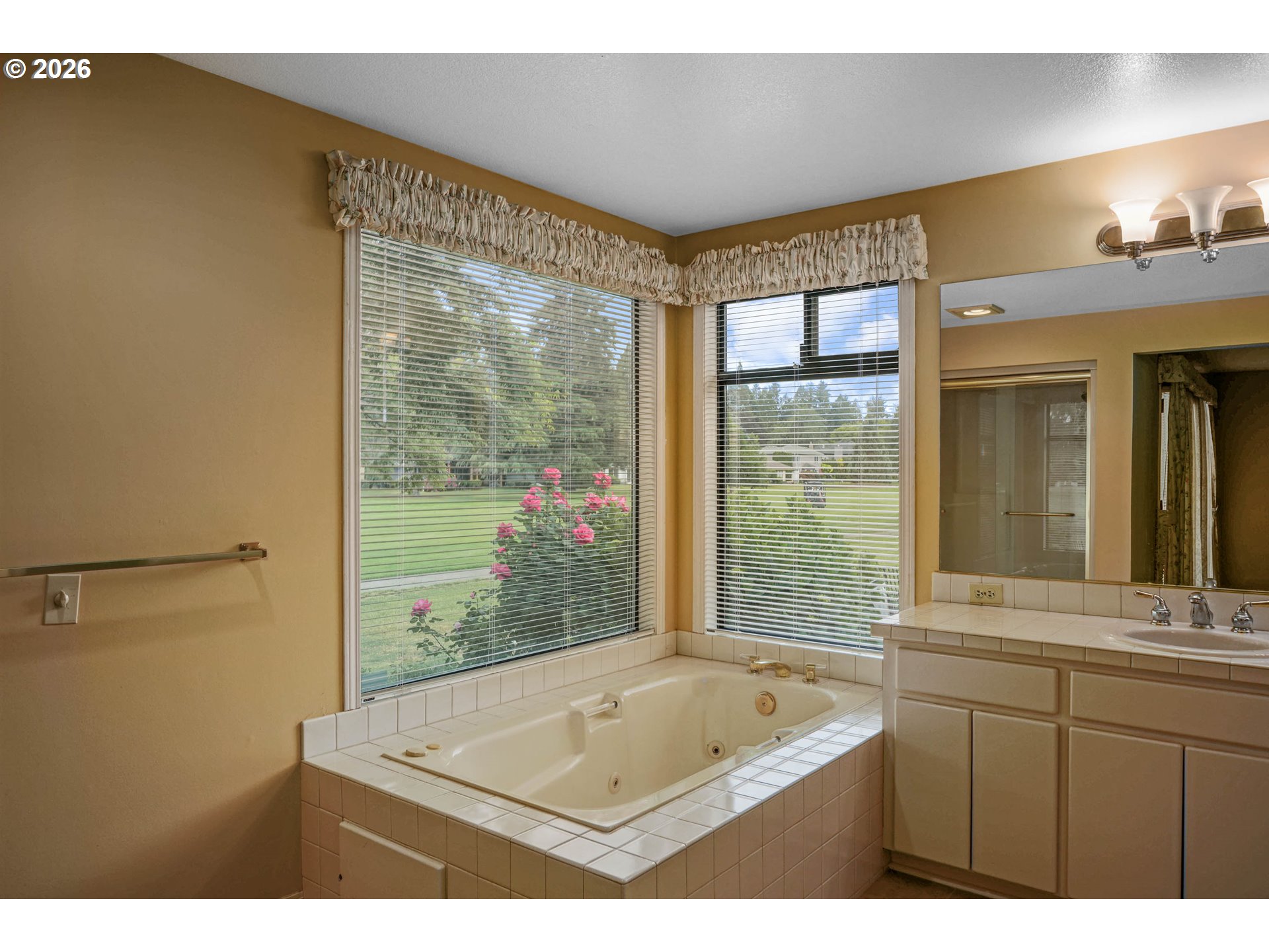 590 Snead Dr N Property Photo 26