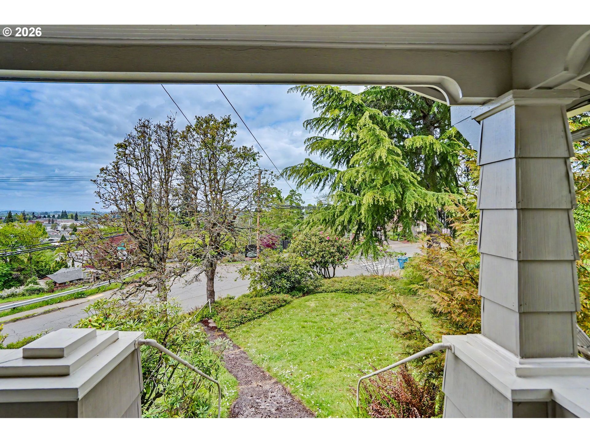 700 Oak St Property Photo 8