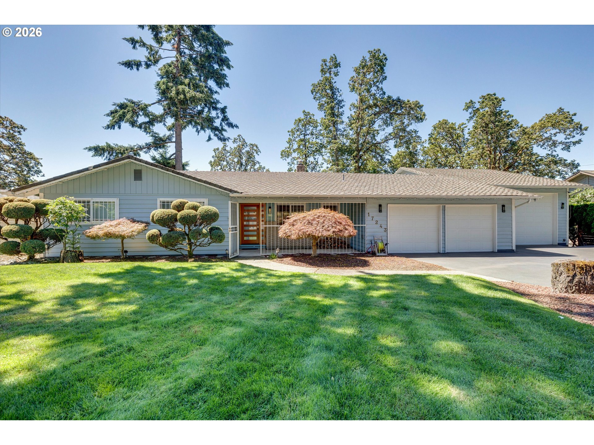 17243 Se Oatfield Rd Property Photo 1