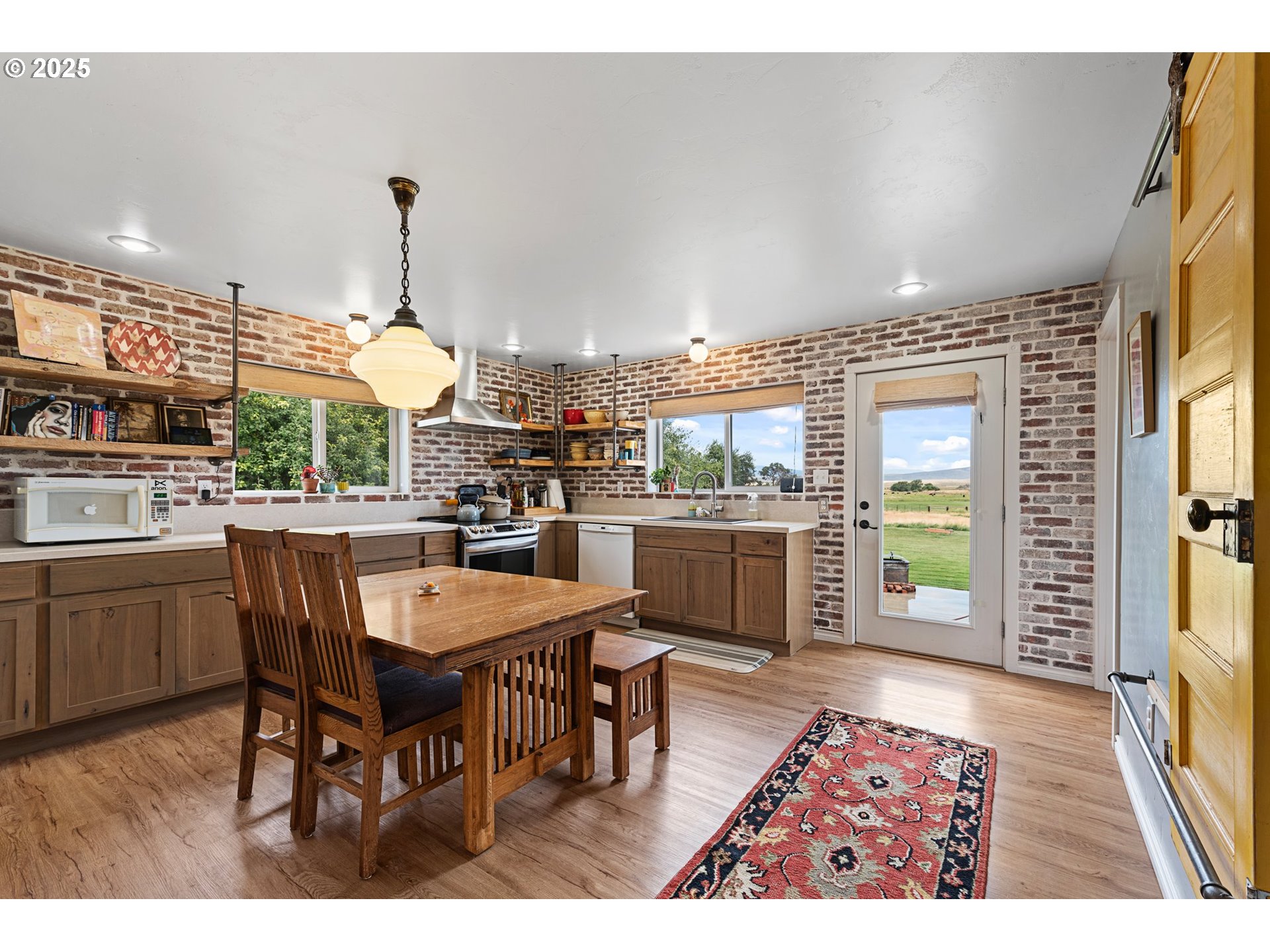 47219 Highway 30 Property Photo 15