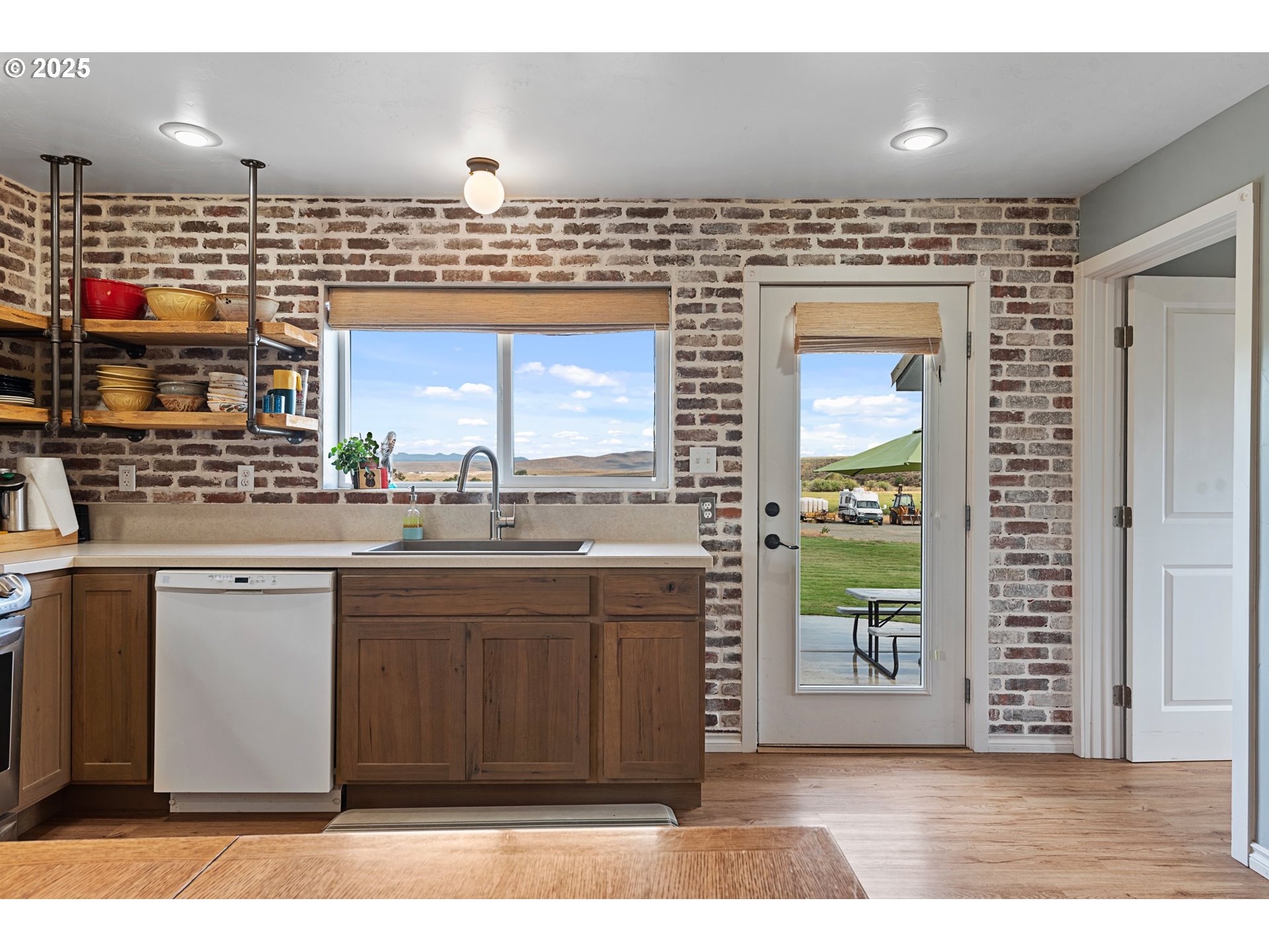 47219 Highway 30 Property Photo 16