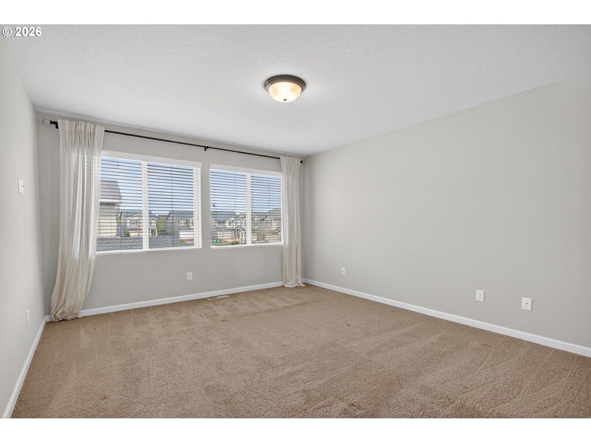 2081 Silverstone Dr Property Photo 32