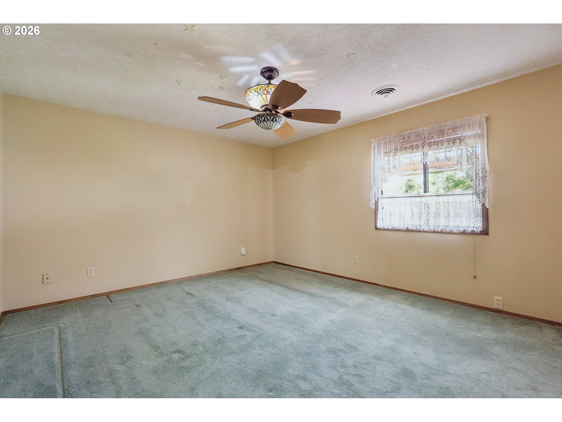 101 7th St Property Photo 20