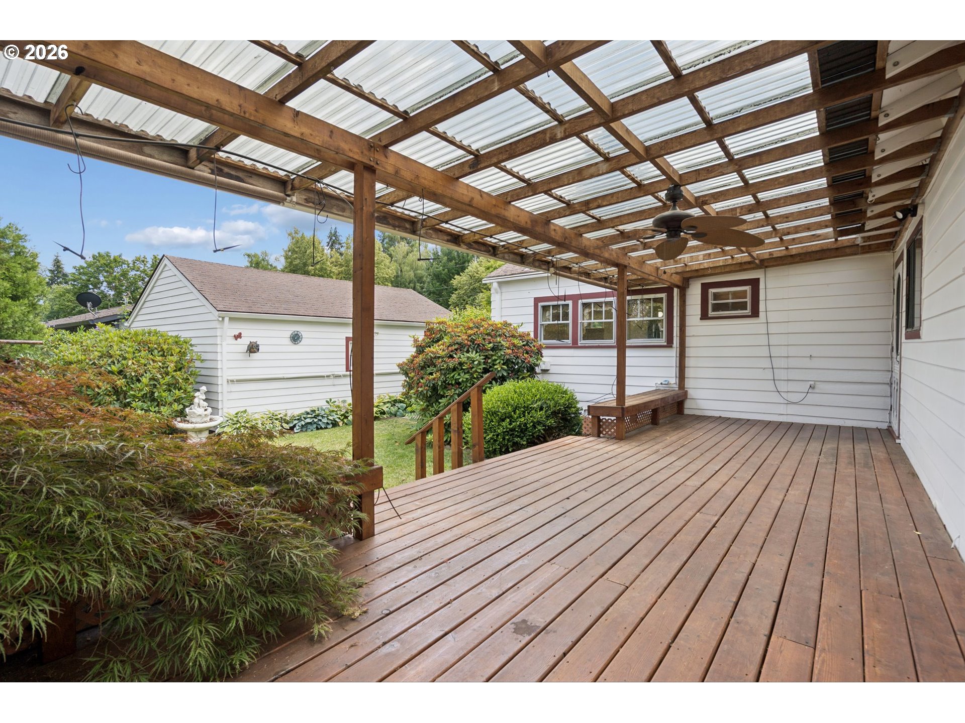 101 7th St Property Photo 32