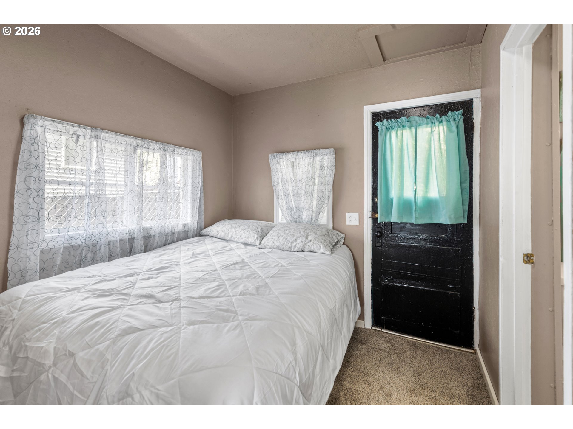 43683 Main St Property Photo 11