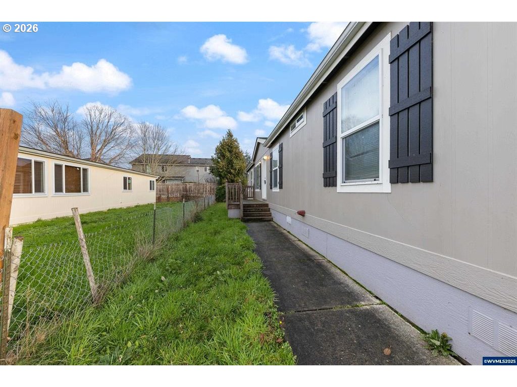 151 Edwards Rd Property Photo 3