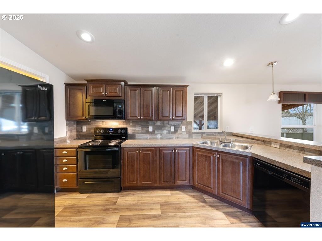 151 Edwards Rd Property Photo 8