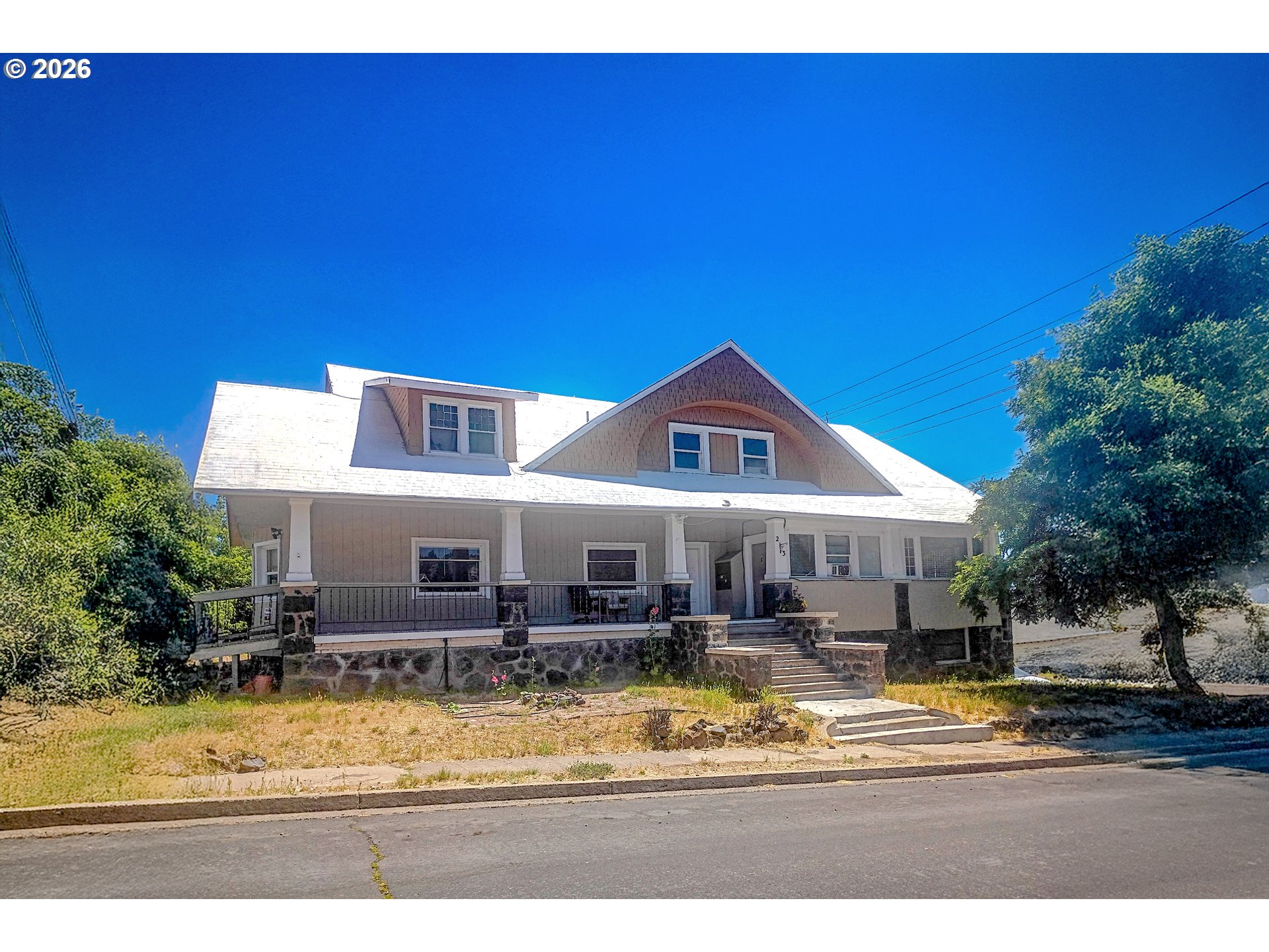 213 Cedar St Property Photo 1