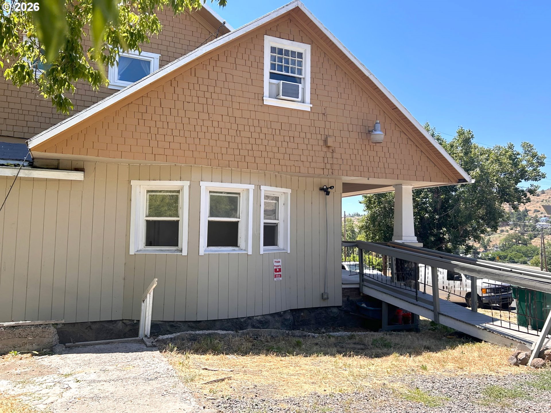 213 Cedar St Property Photo 7