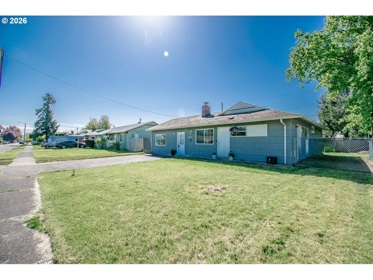 1267 Pleasant St Property Photo 1