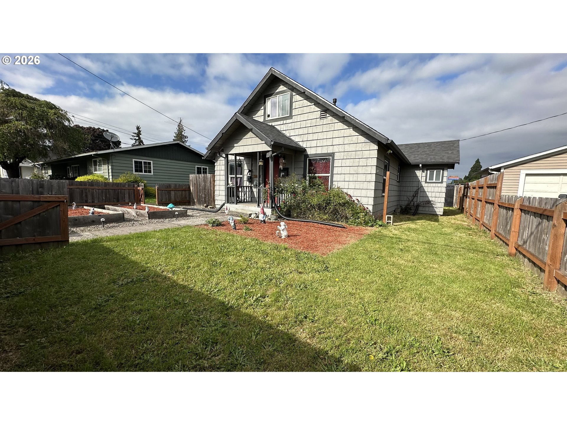 254 S Vernonia Rd Property Photo 2