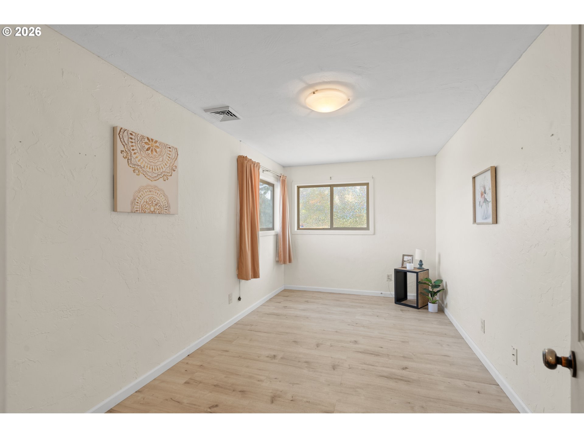 647 E Hurlburt Ave Property Photo 19