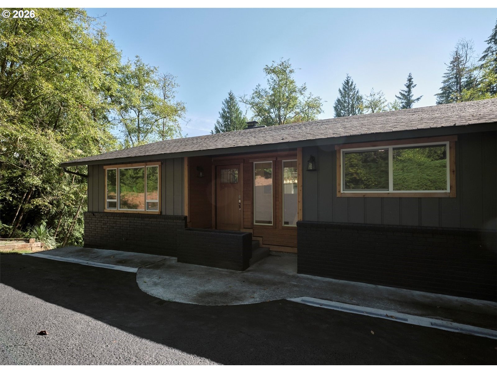 209 Sunset Dr Property Photo 1