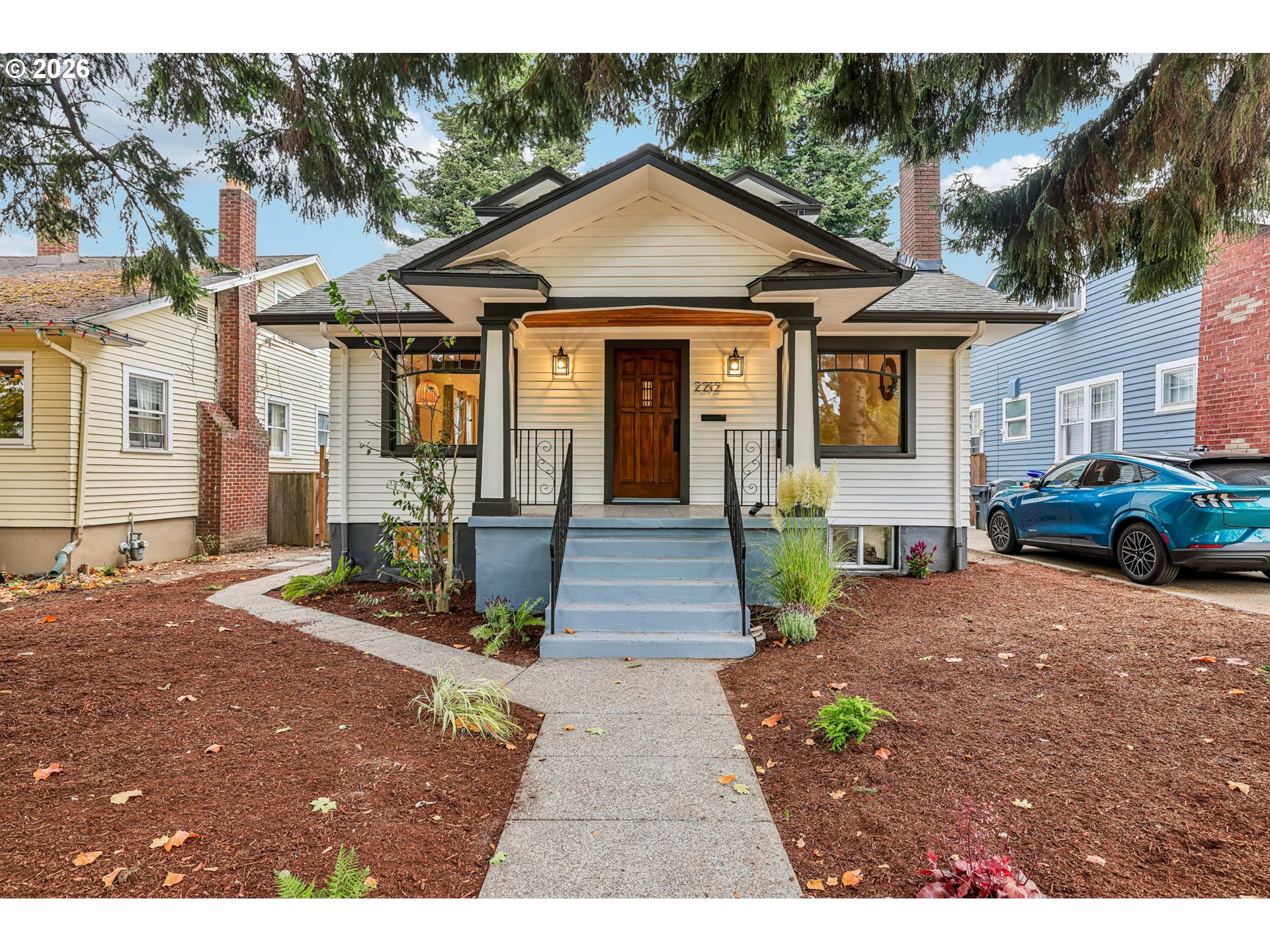 2212 Se Tamarack Ave Property Photo 1