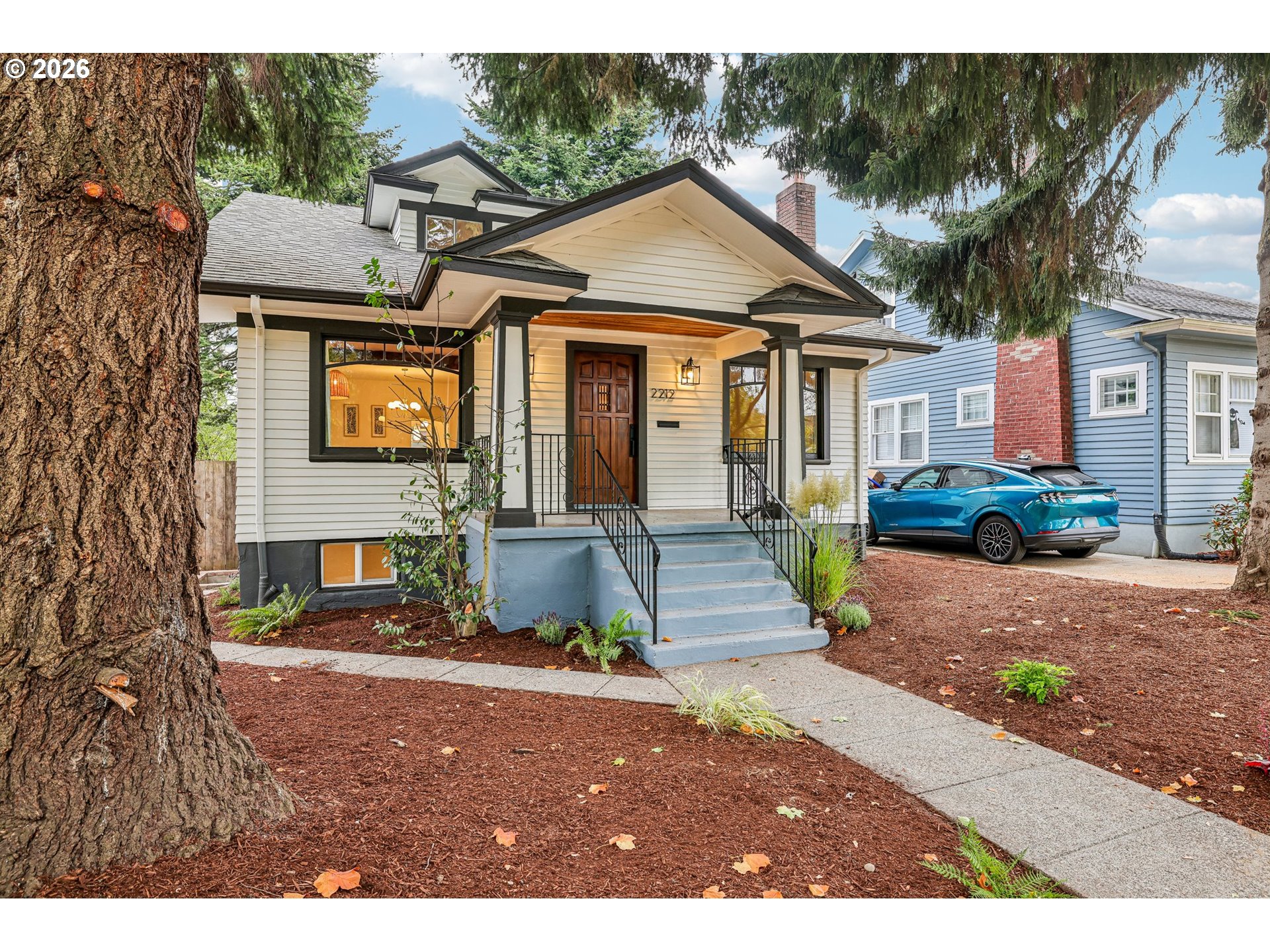 2212 Se Tamarack Ave Property Photo 2