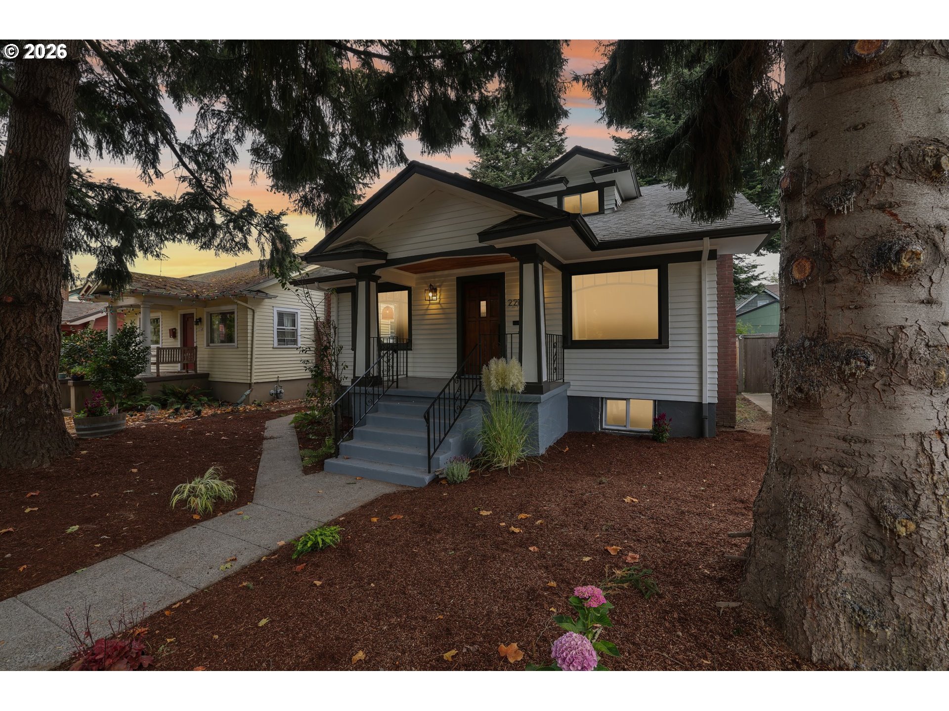 2212 Se Tamarack Ave Property Photo 3