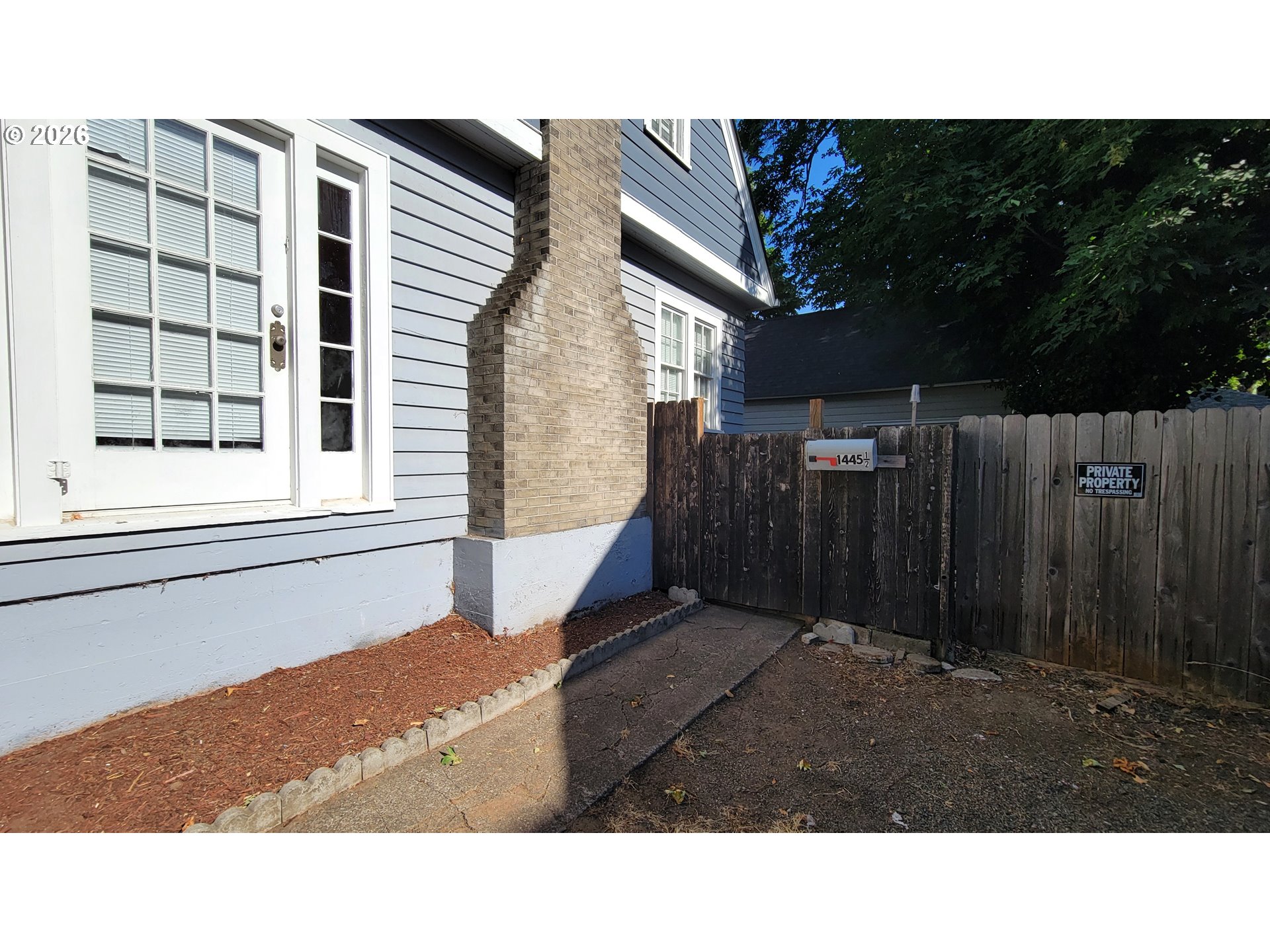 1445 W 11th Ave Property Photo 18