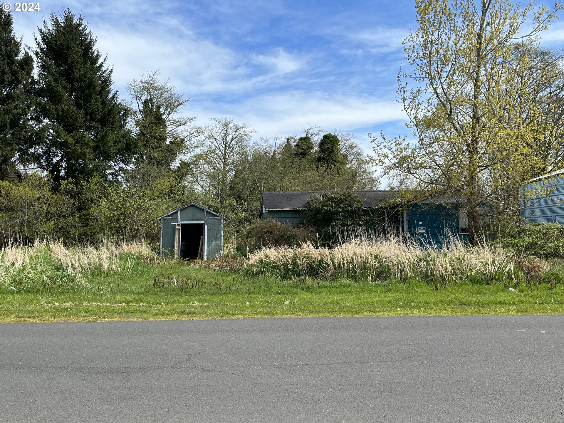 76 Ne Heron Ave Property Photo 1