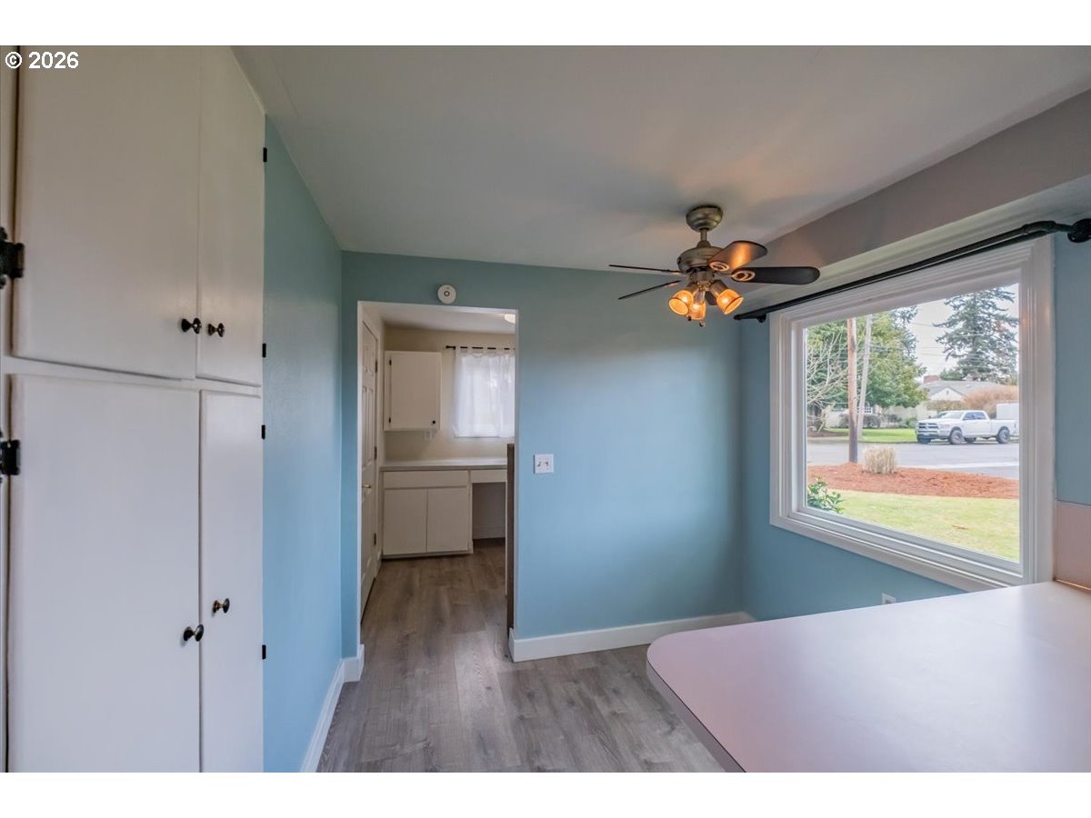 491 Cleveland St Property Photo 11