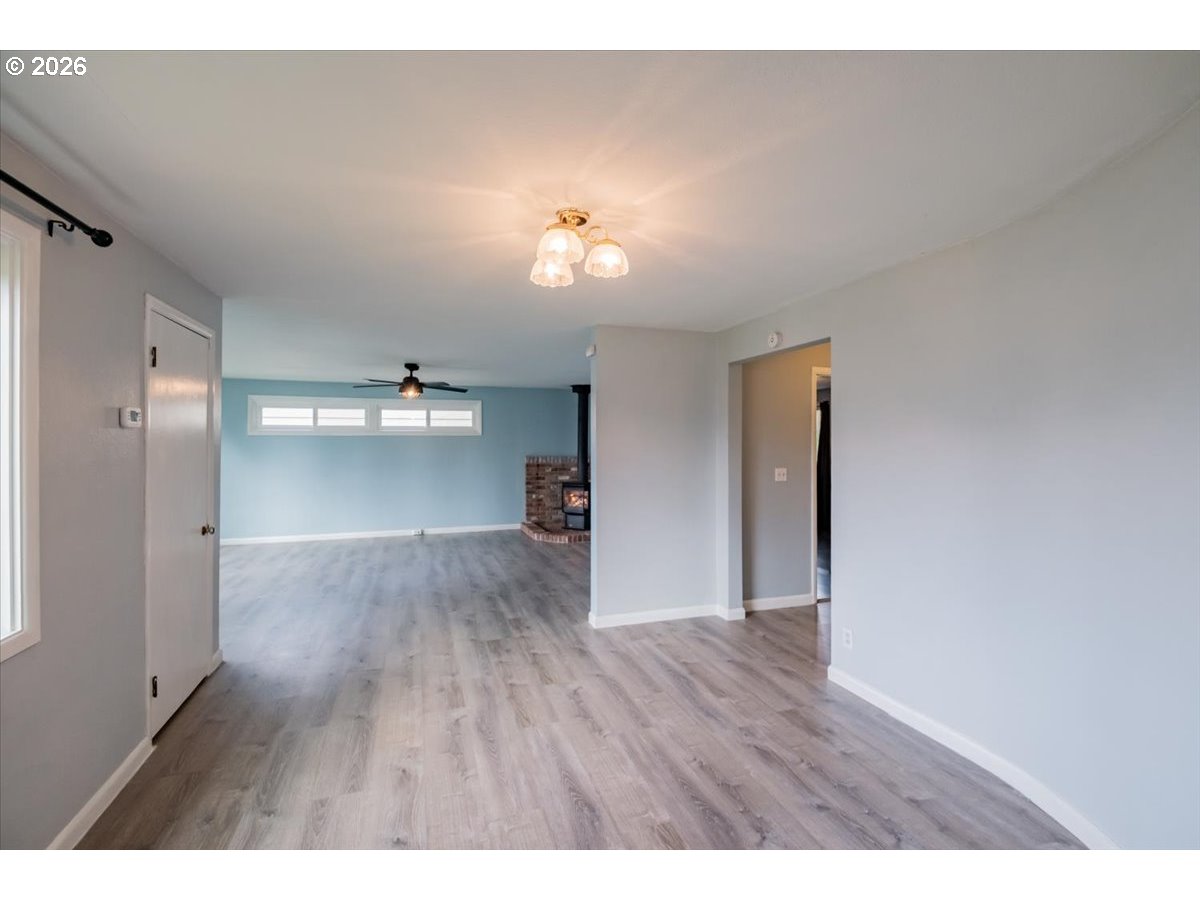 491 Cleveland St Property Photo 13