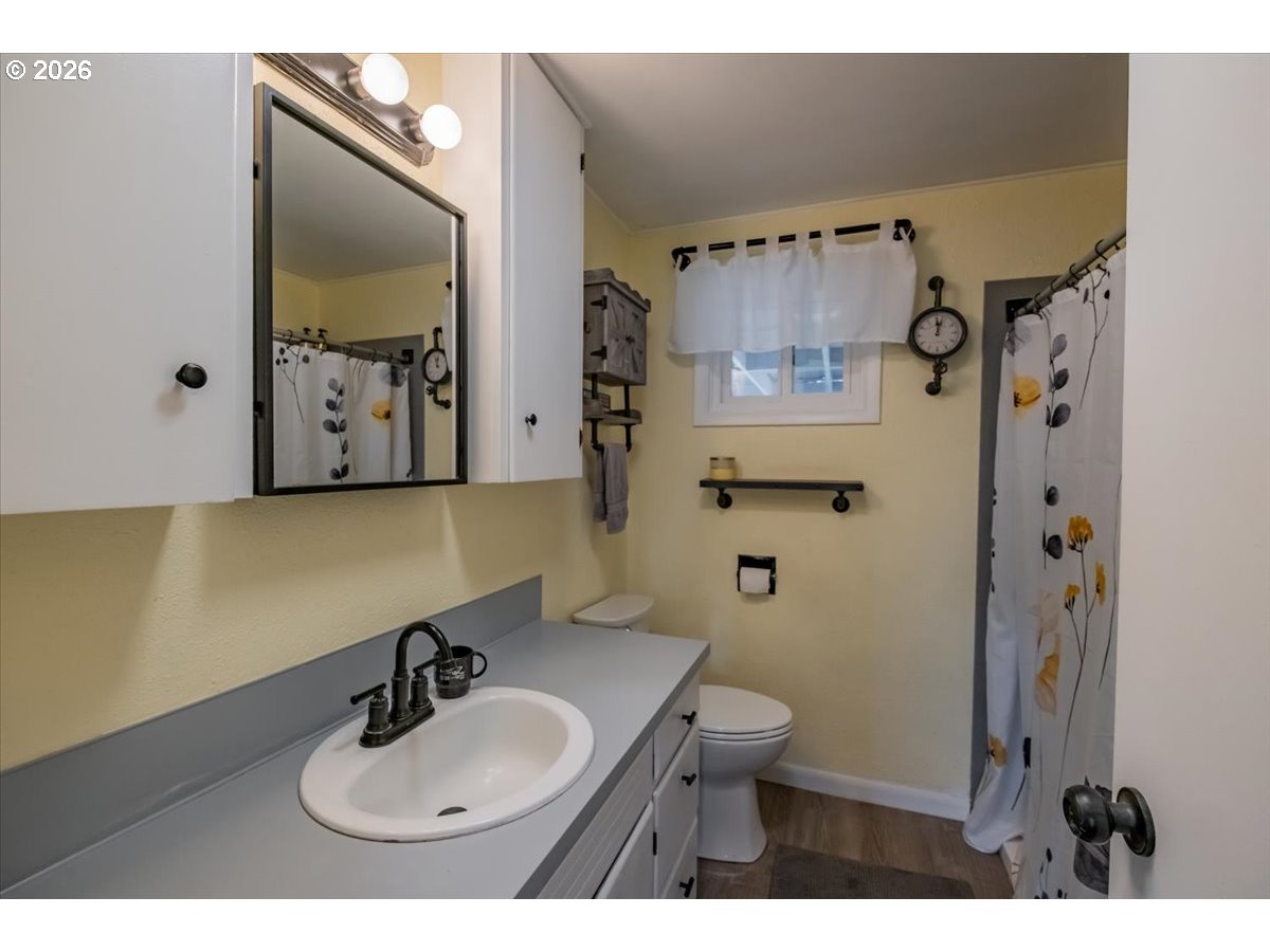 491 Cleveland St Property Photo 14