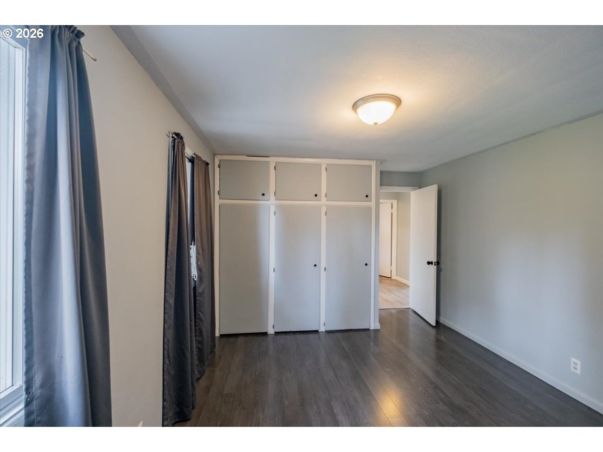 491 Cleveland St Property Photo 19