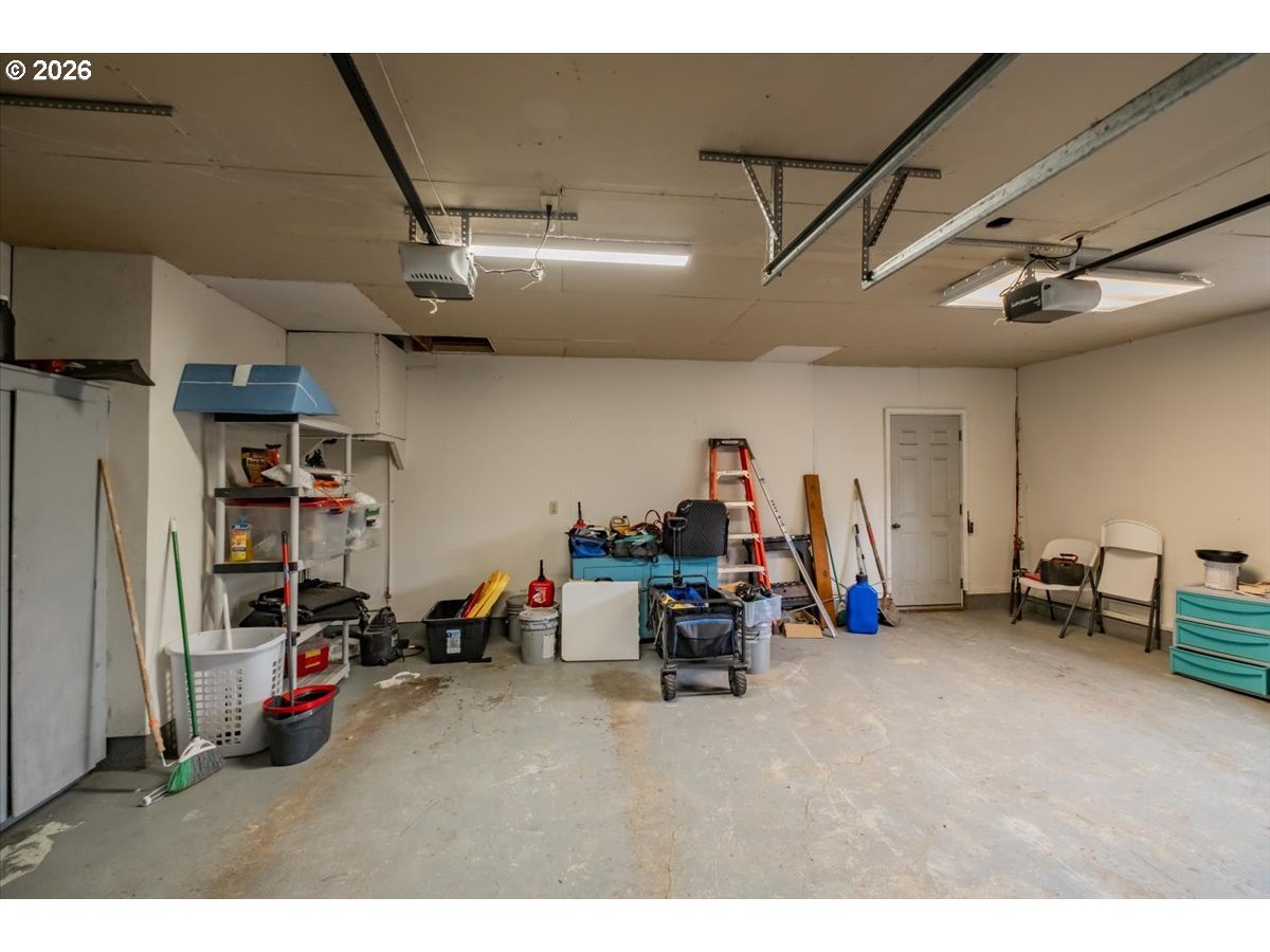 491 Cleveland St Property Photo 21