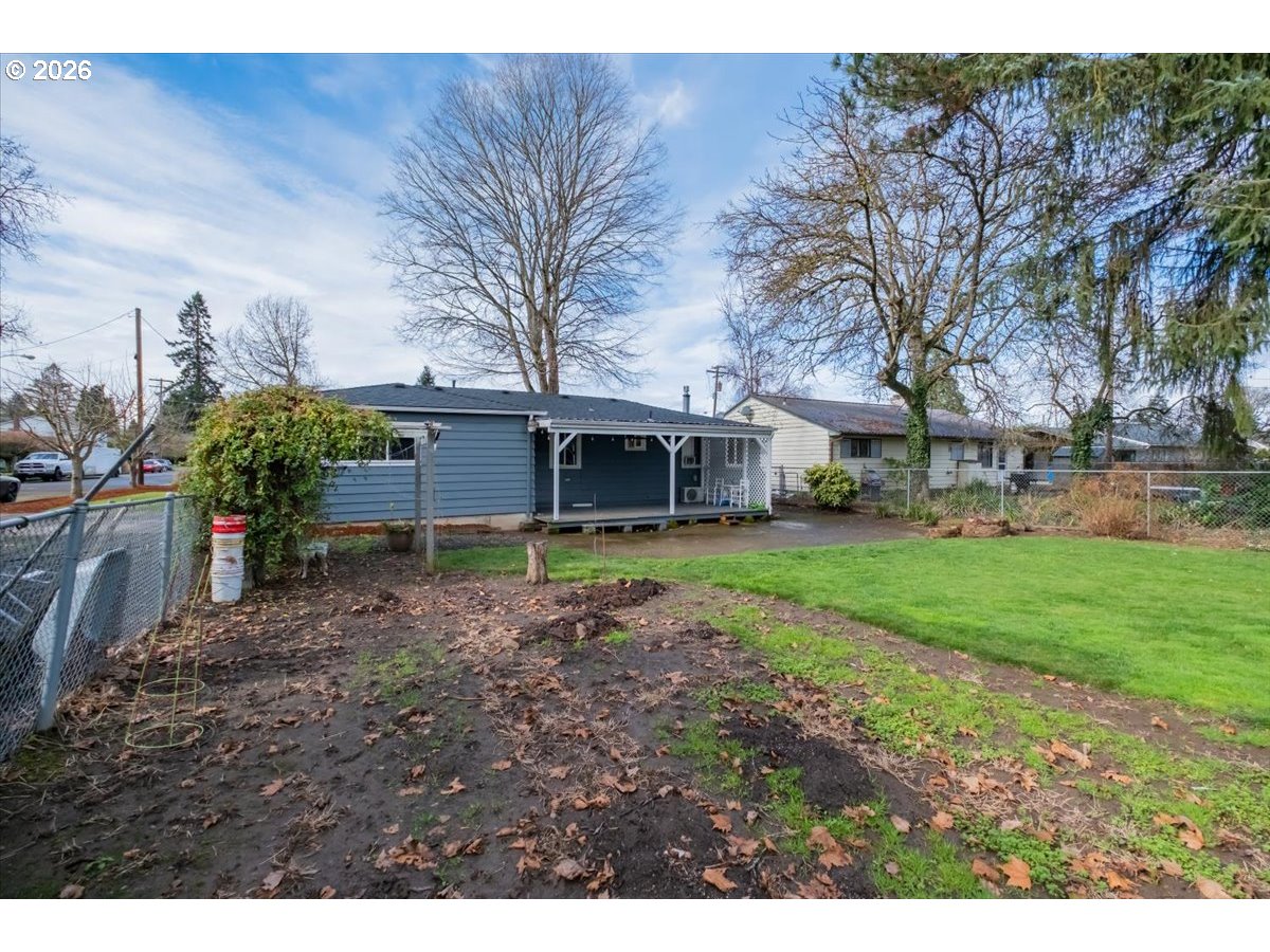 491 Cleveland St Property Photo 26